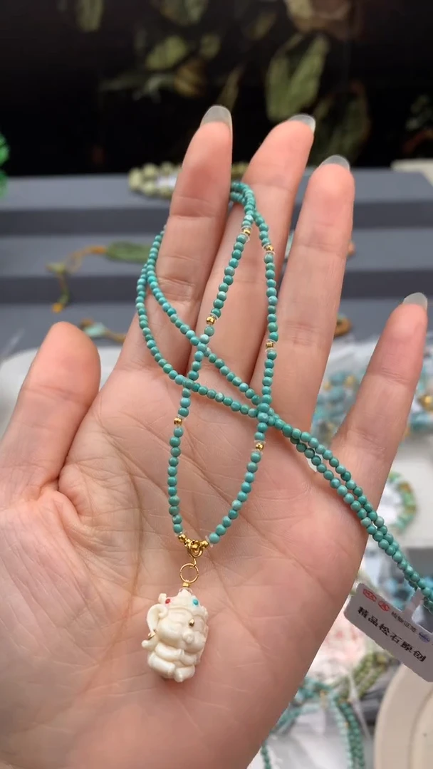 18K金镶嵌绿松石锁骨链茜.Q43