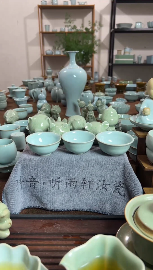 杯子宠粉福利：天青釉手拉坯小压手杯9.9三个