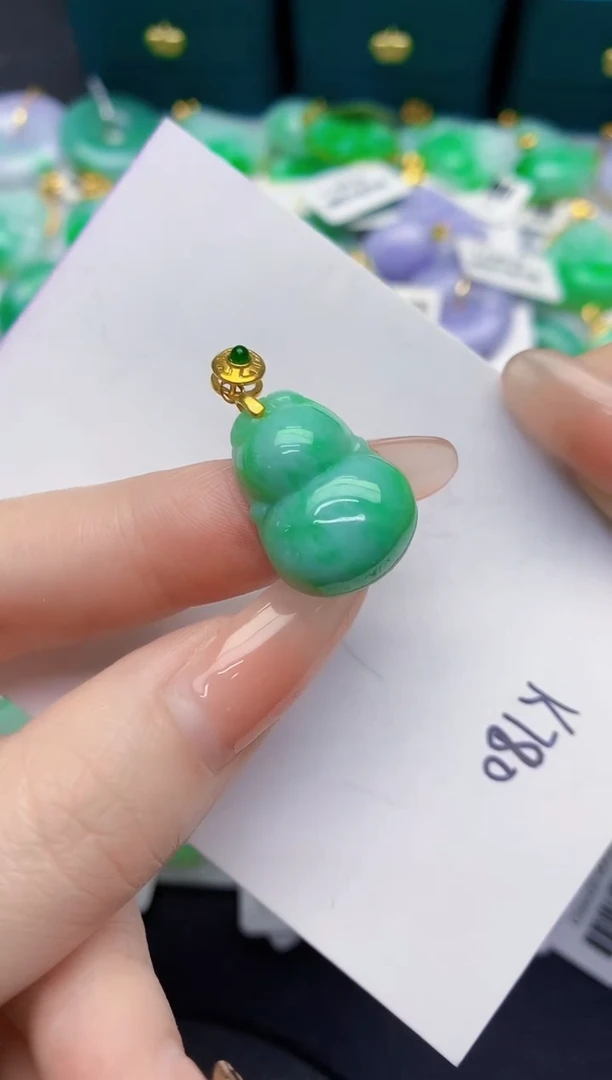 颈饰未镶嵌翡翠缅甸天然翡翠A货