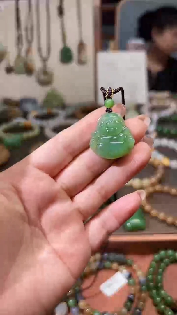 颈饰未镶嵌和田玉（碧玉）1