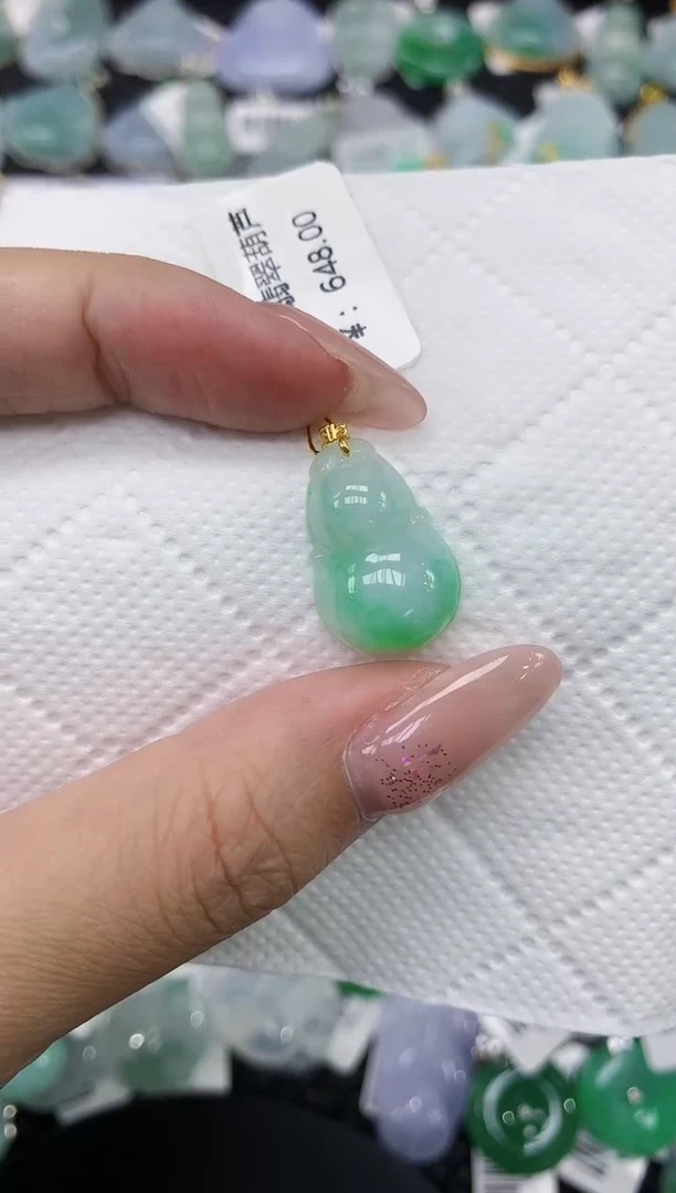 颈饰18K金镶嵌翡翠1111111111