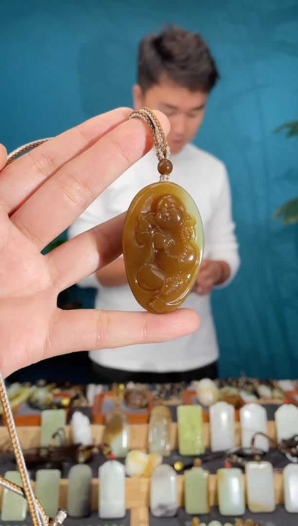 颈饰未镶嵌和田玉1