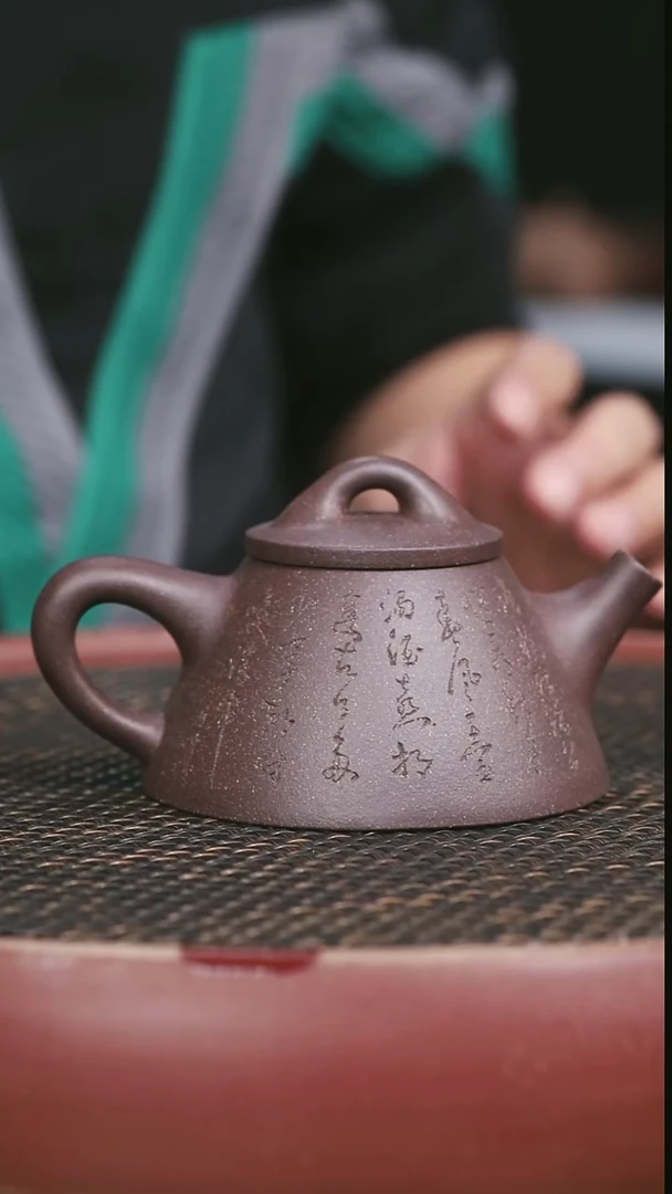茶壶紫砂16号高砂老紫泥霸王瓢刻绘200CC微微暇三点
