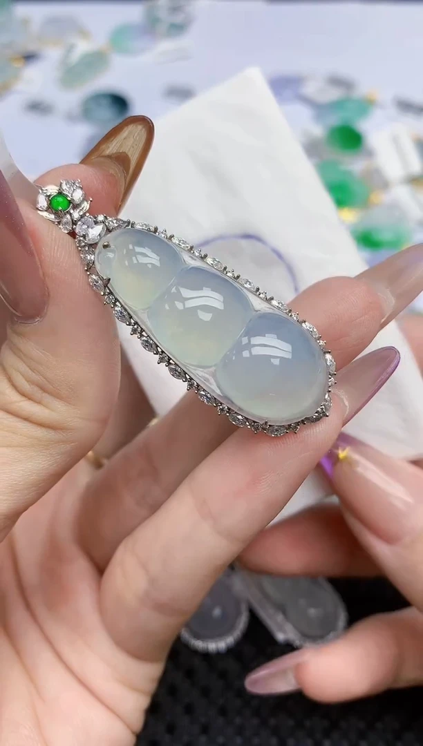 翡翠18K金镶嵌颈饰161   天然翡翠A货  百元以上9米证书费自理