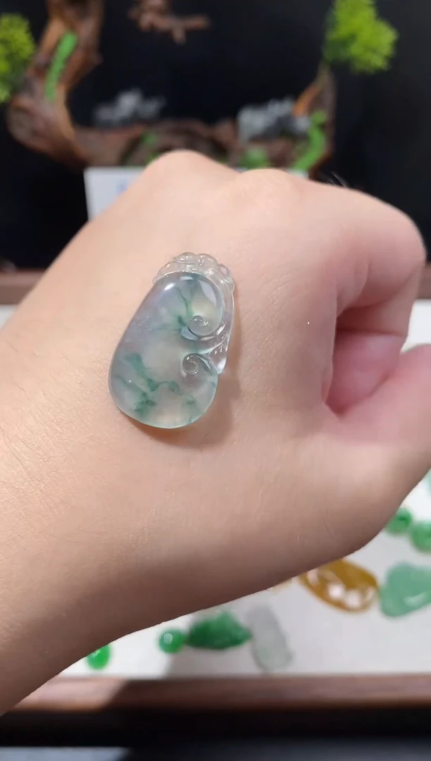 未镶嵌定制翡翠如意