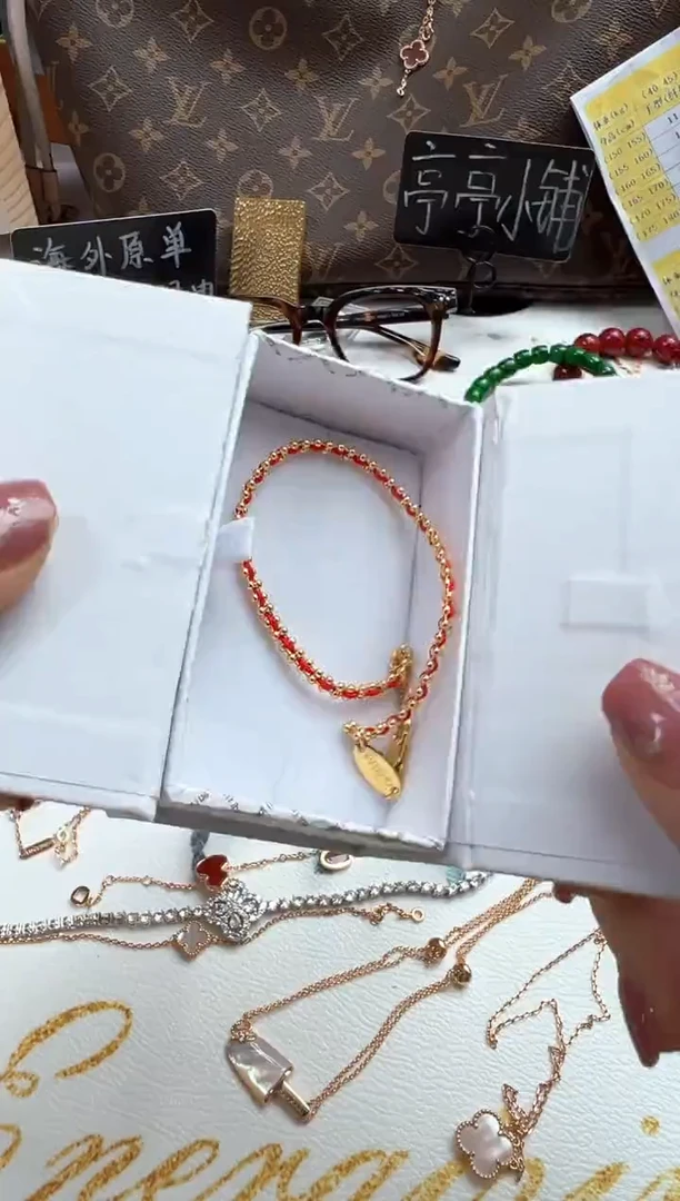 瓷片彧贤聚宝阁彧贤聚宝阁