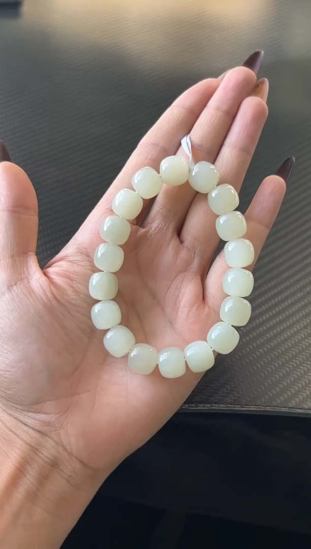 未镶嵌手串和田玉黑山微色差 卡11*12M