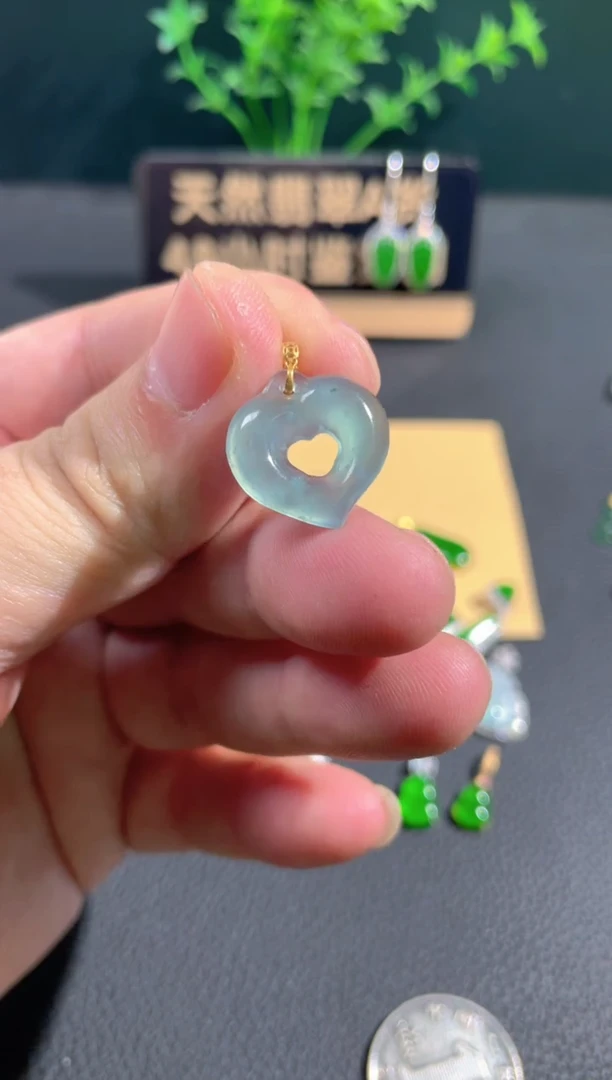 【闪购商品】翡翠颈饰18K金镶嵌翡翠