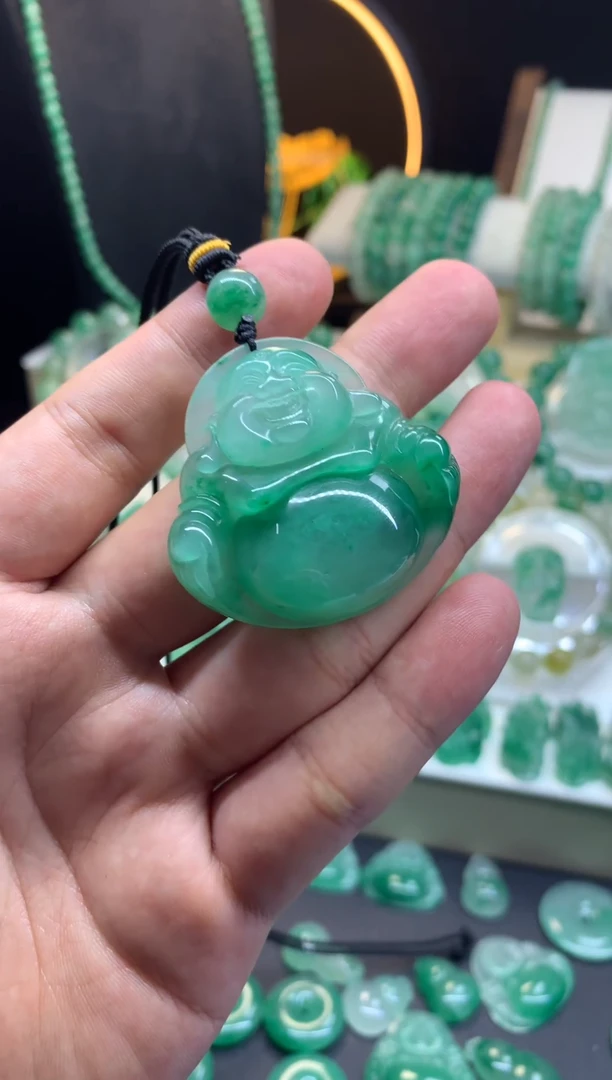 吊坠(不含链)未镶嵌石英质玉（非洲翠）大尺寸大肚佛