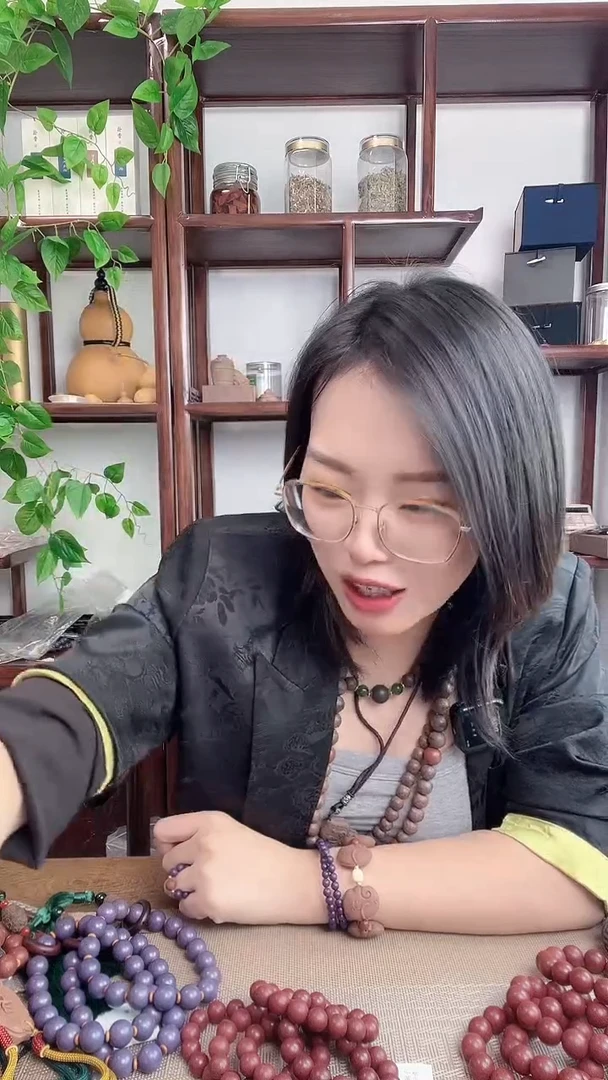 泥塑红麝小象的手串