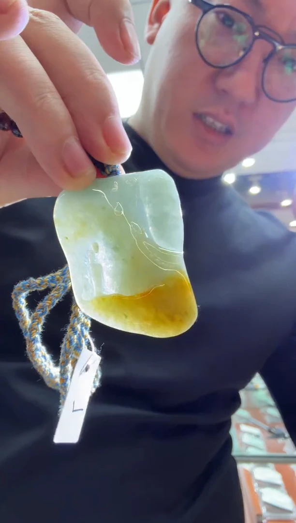 未镶嵌挂件翡翠A货翡翠孤品国雕谢林工