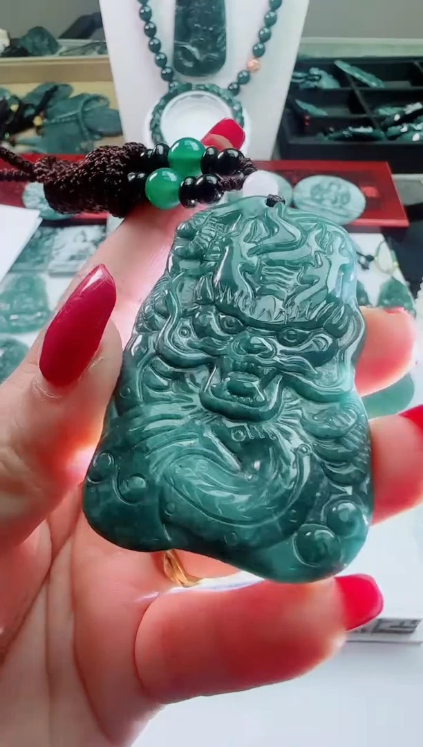 颈饰未镶嵌翡翠天然A货翡翠 多样性发其一
