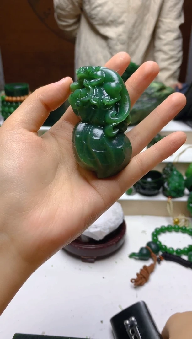 未镶嵌和田玉（碧玉）把件1