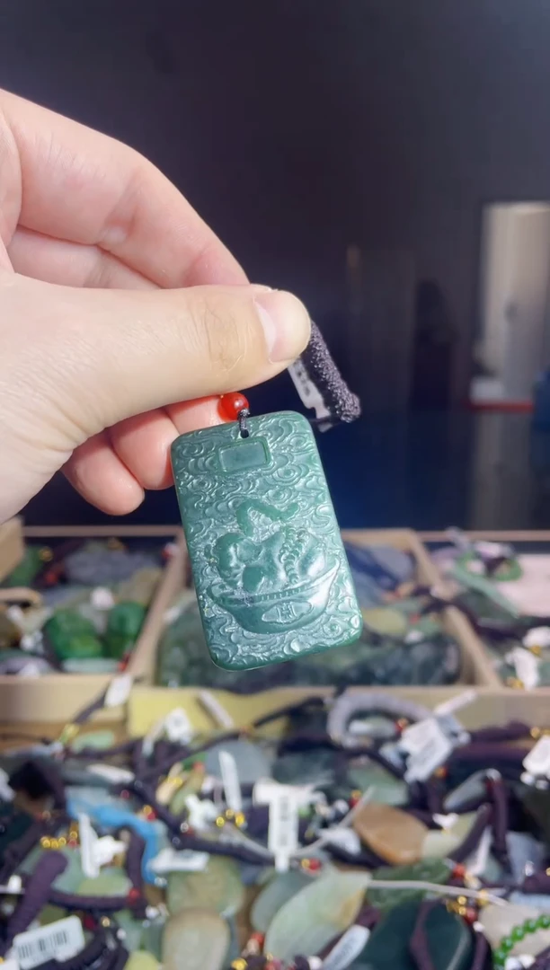 颈饰未镶嵌和田玉1