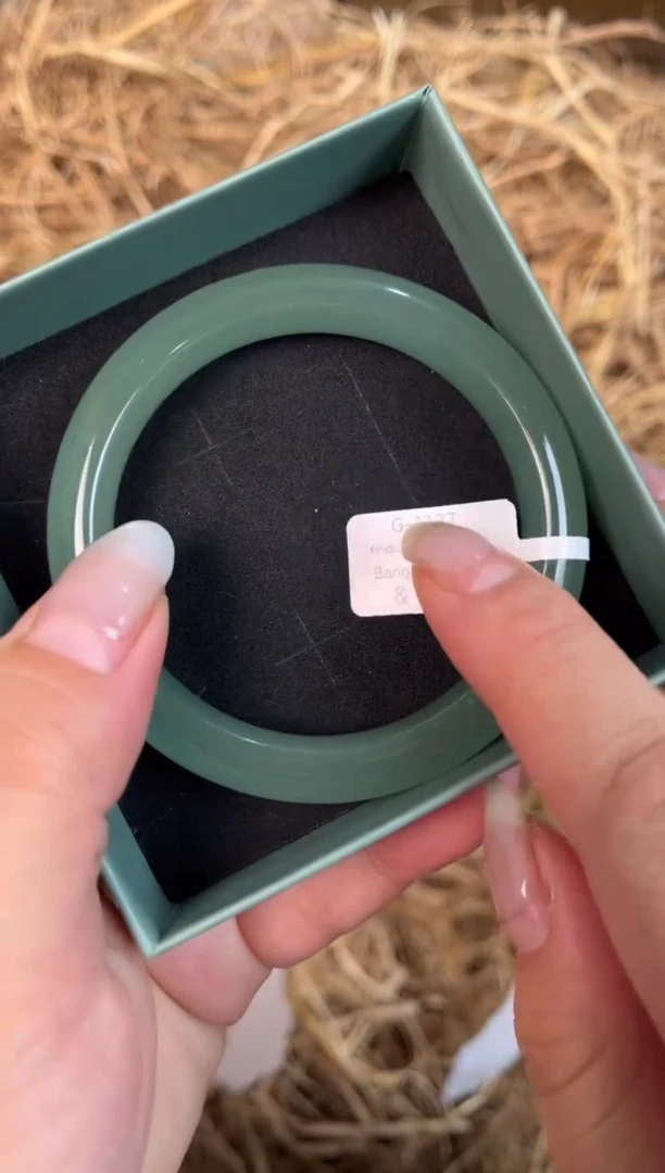 未镶嵌手镯石英质玉G-1137