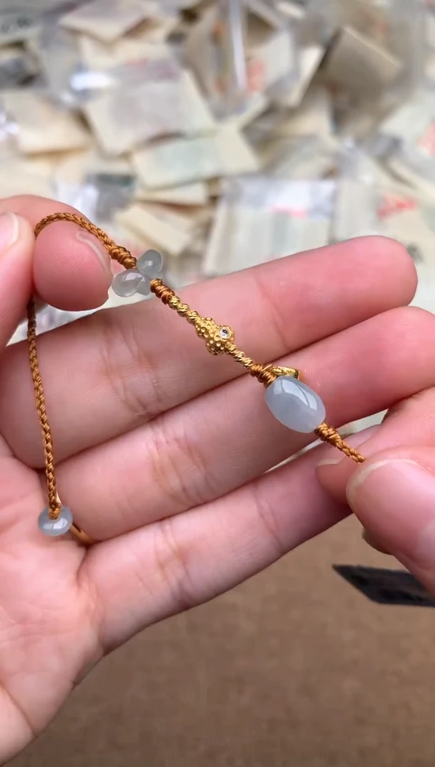 18K金镶嵌挂件翡翠一