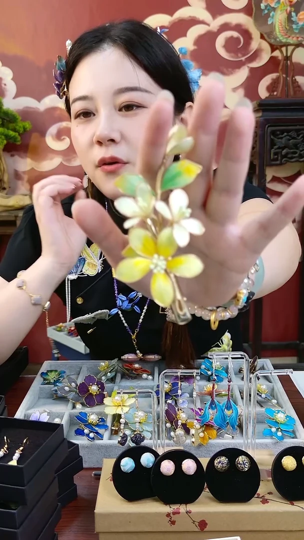 刺绣纯手工非遗绒花耳钩