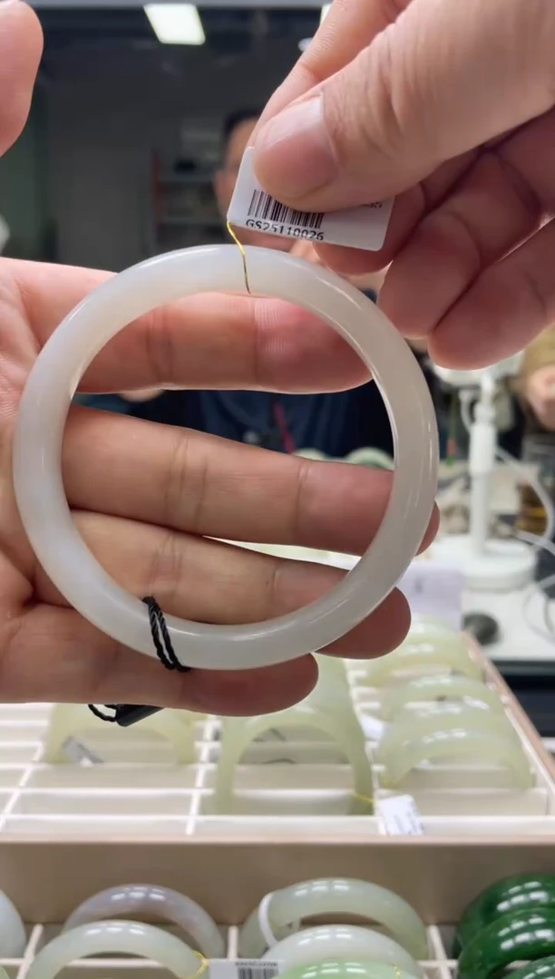 【闪购商品】和田玉手镯未镶嵌编码0026 圈口62-64不退换