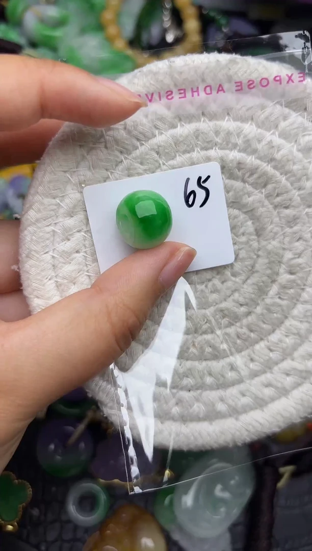 颈饰未镶嵌翡翠缅甸翡翠吊坠