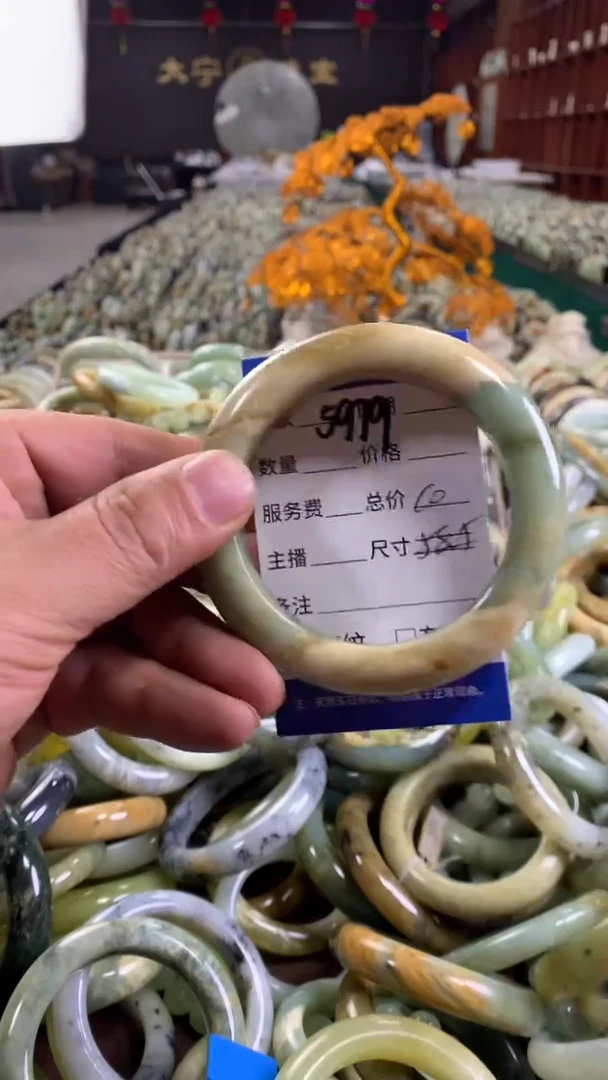 未镶嵌蛇纹石玉手镯5979