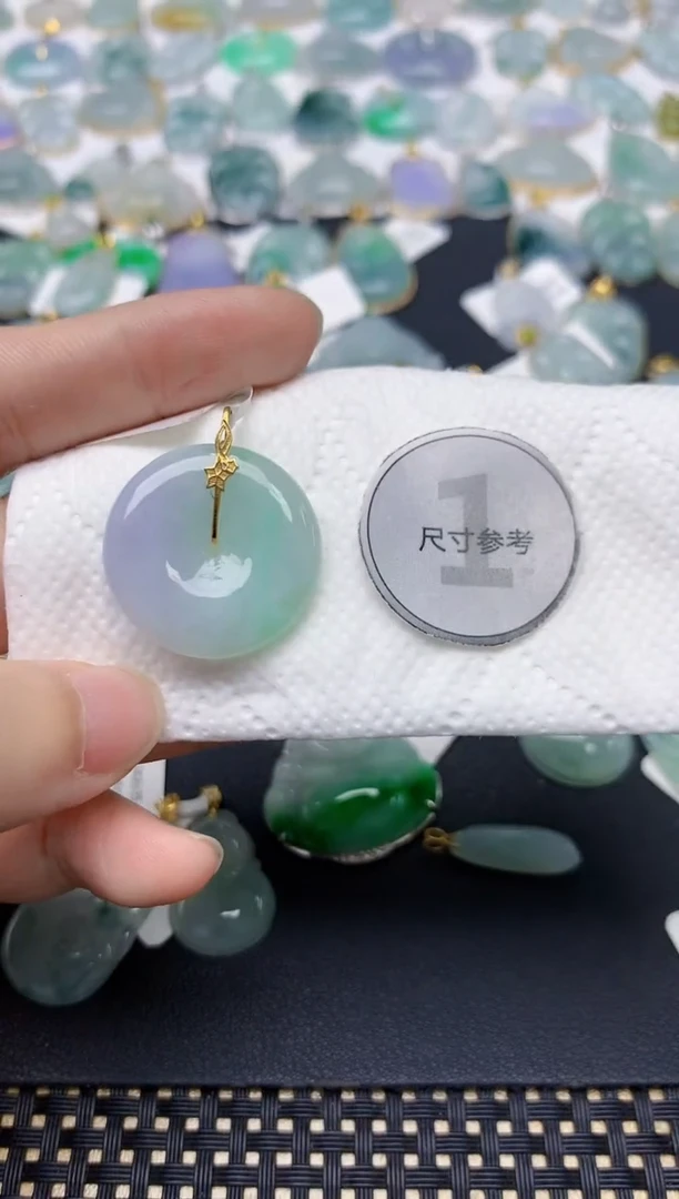 翡翠18K金镶嵌颈饰天然缅甸A货翡翠