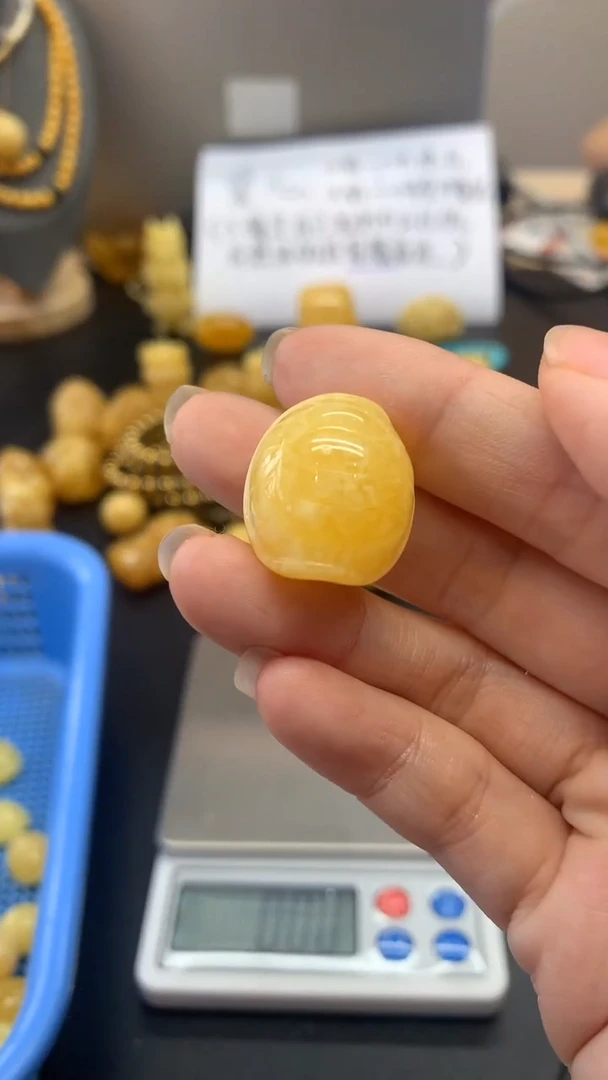 未镶嵌琥珀珠宝奇石1076