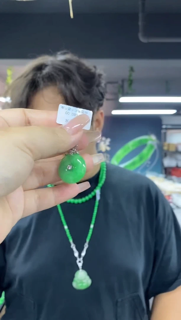 翡翠未镶嵌颈饰多样性发其一颜色微差