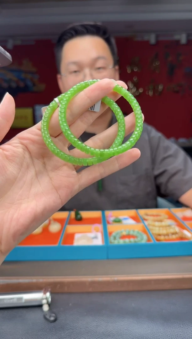 手串未镶嵌和田玉碧玉苹果绿直切单圈手串多样性发货拍一发一