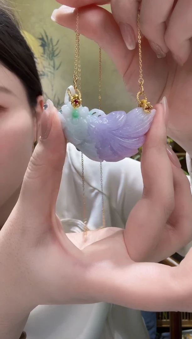 翡翠未镶嵌颈饰吊坠