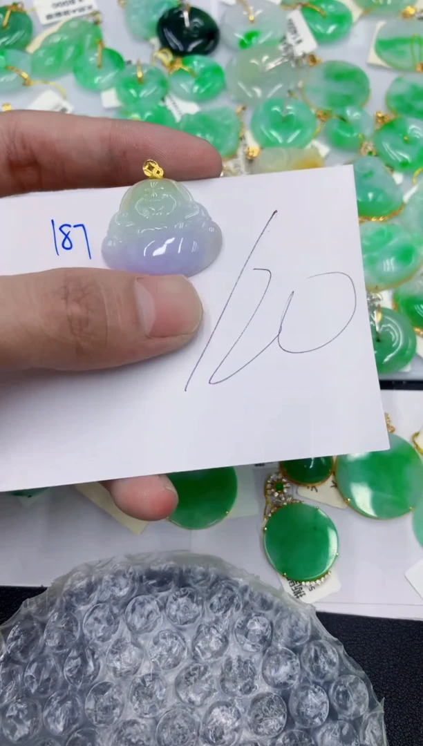 颈饰18K金镶嵌翡翠1111111