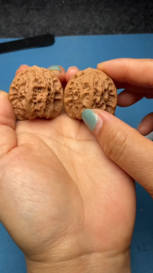 文玩核桃把件a64野狼36尺