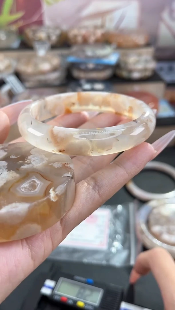 未镶嵌手镯石英质玉58