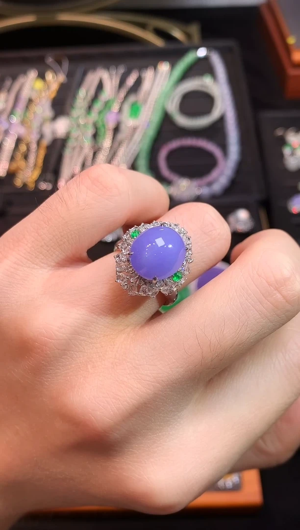 18K金镶嵌戒指翡翠紫罗兰厚庄蛋面戒指