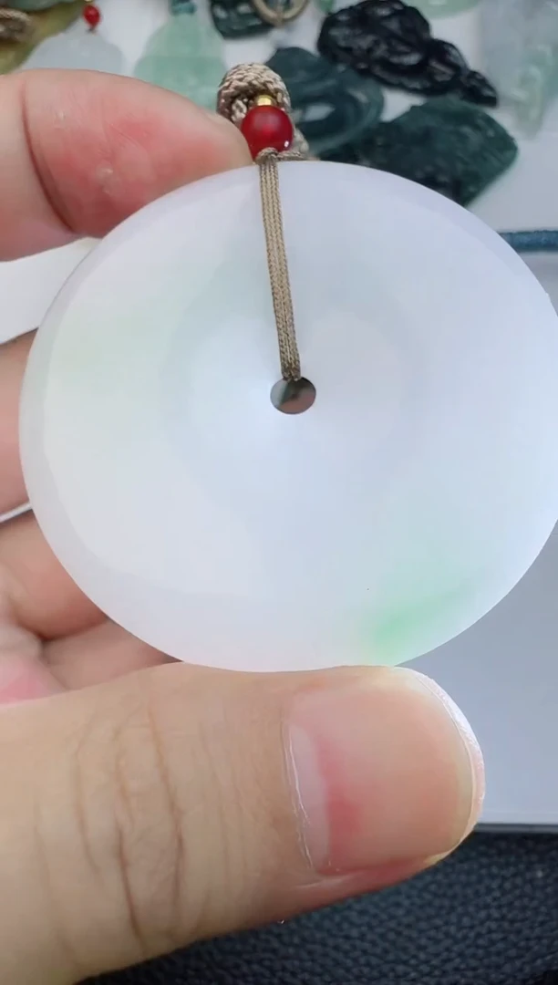 【闪购商品】翡翠颈饰未镶嵌1111111111