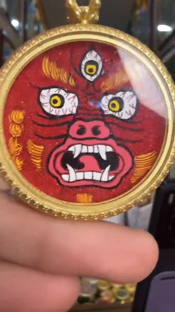 吊坠红财神眼睛-热贡纯手绘唐卡