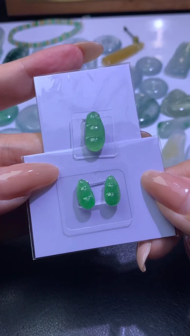 未镶嵌定制翡翠毛货