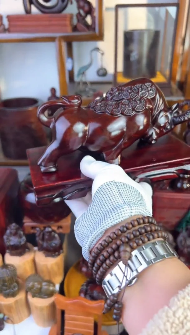 【闪购商品】风车木（黑檀木）大牛摆件