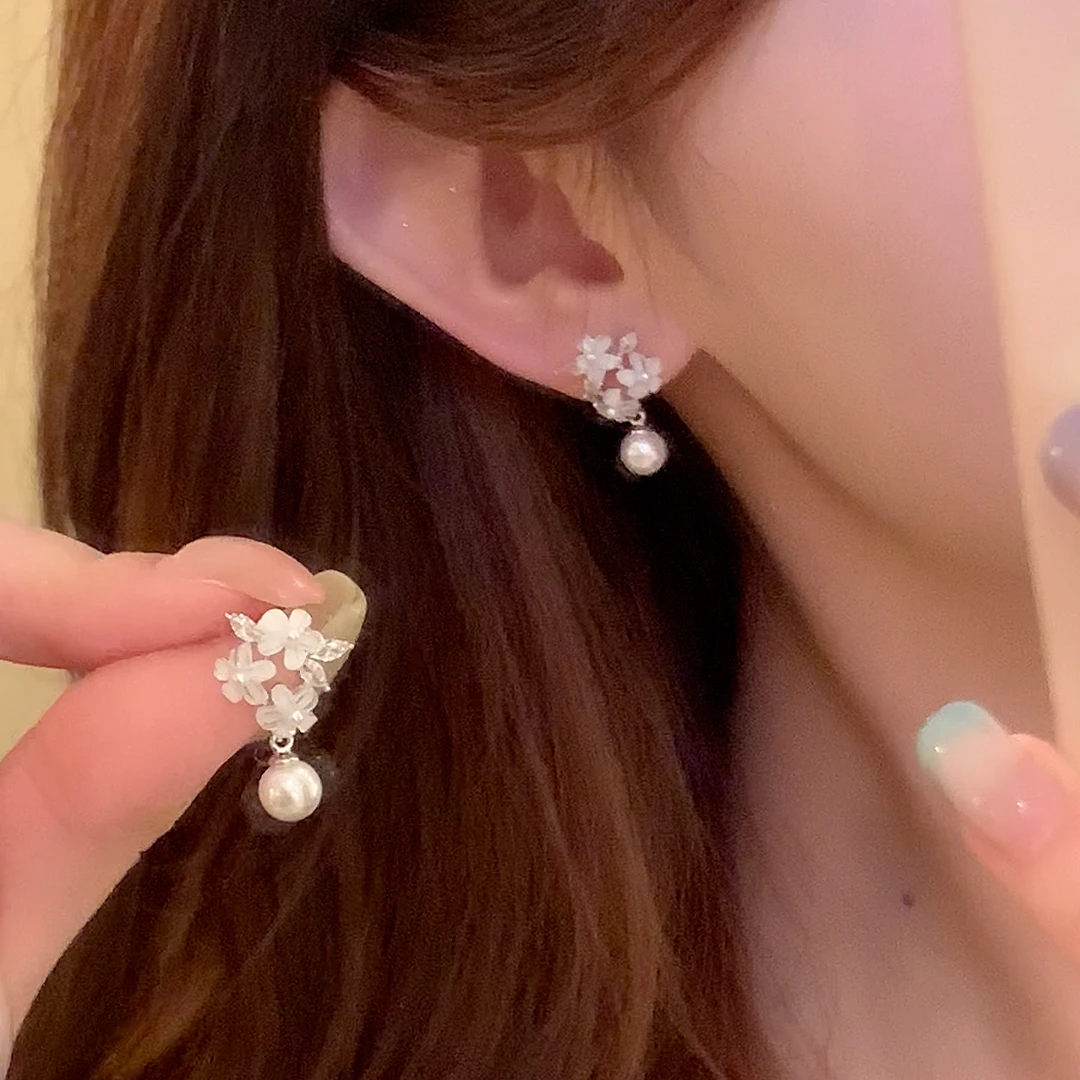 铜合金锆石耳饰 夏日冰透闪锆花朵珠珠耳环女气质百搭耳针耳饰