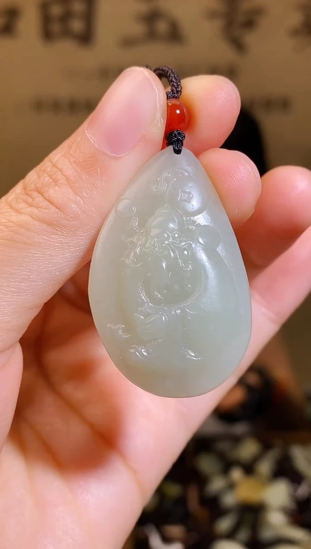 和田玉未镶嵌颈饰1