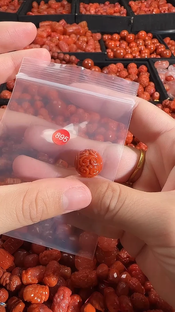 颈饰未镶嵌南红玛瑙1