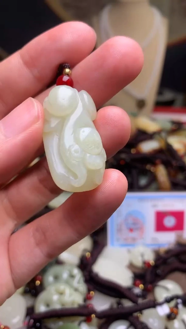 颈饰未镶嵌和田玉新疆料青海料清水和田玉吊坠