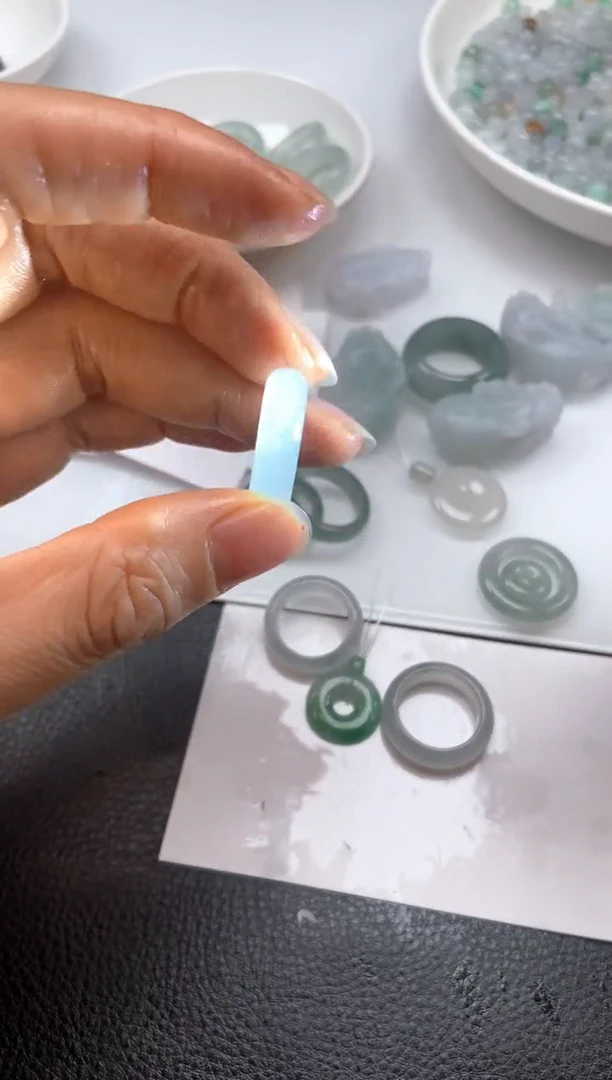 未镶嵌定制翡翠挂件