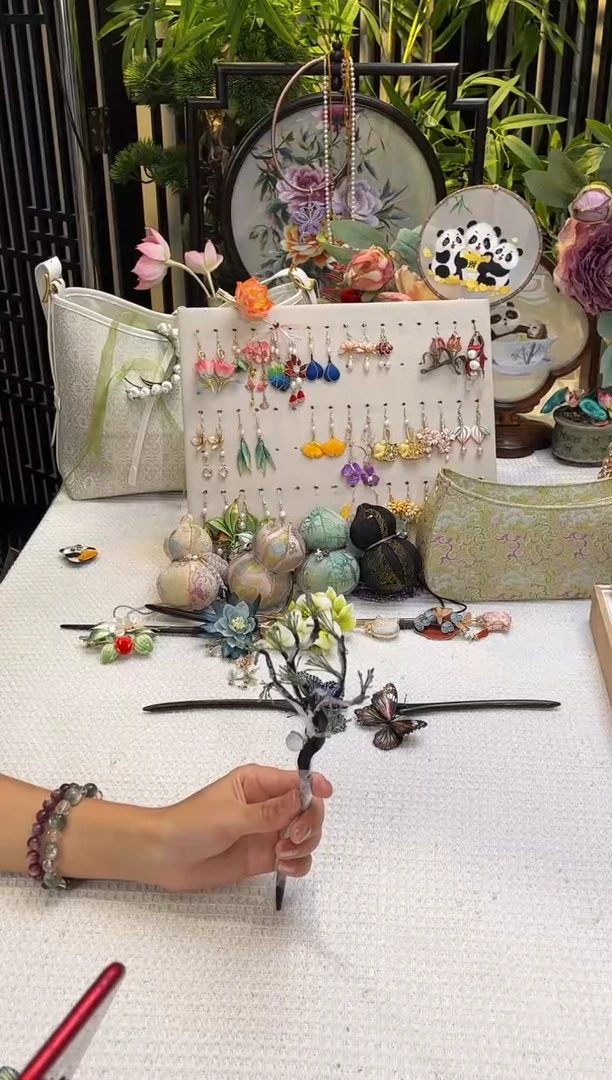 织绣婷*非遗绒花苏绣饰品