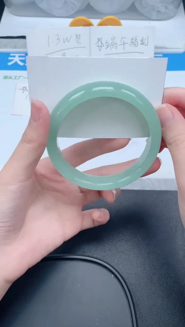 石英质玉手镯未镶嵌164-64