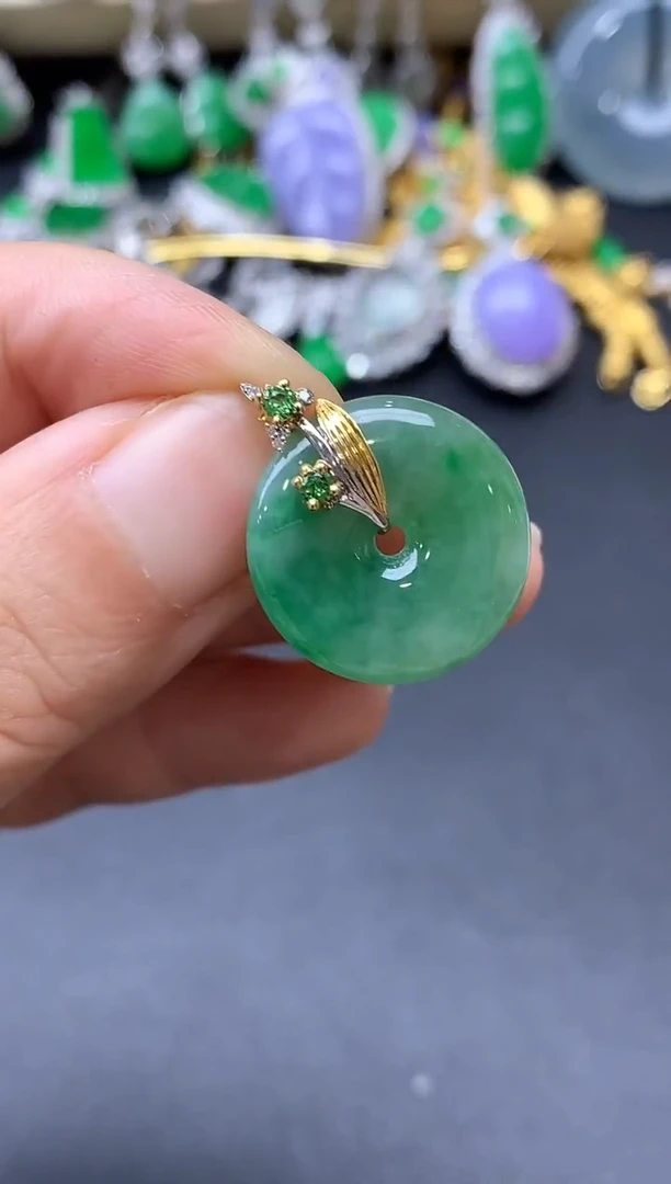 颈饰18K金镶嵌翡翠298中国好珍宝