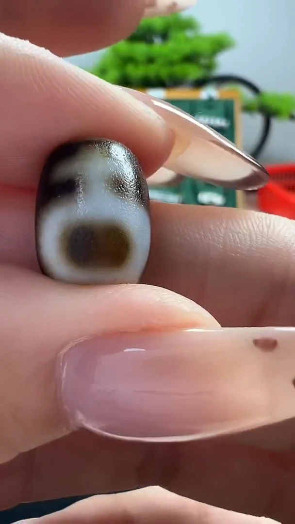 玛瑙/玉髓（覆膜）颈饰未镶嵌21.（微瑕）