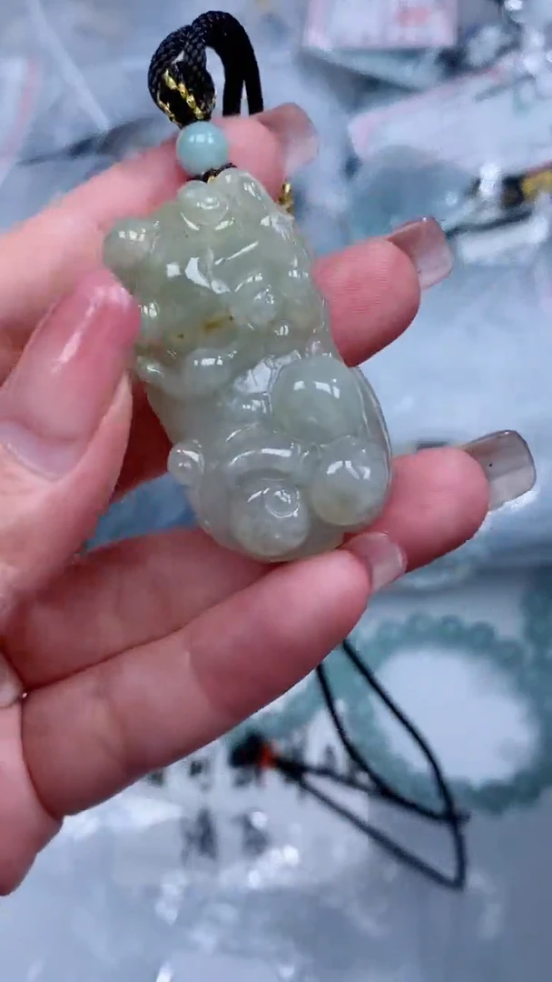翡翠未镶嵌颈饰吊坠