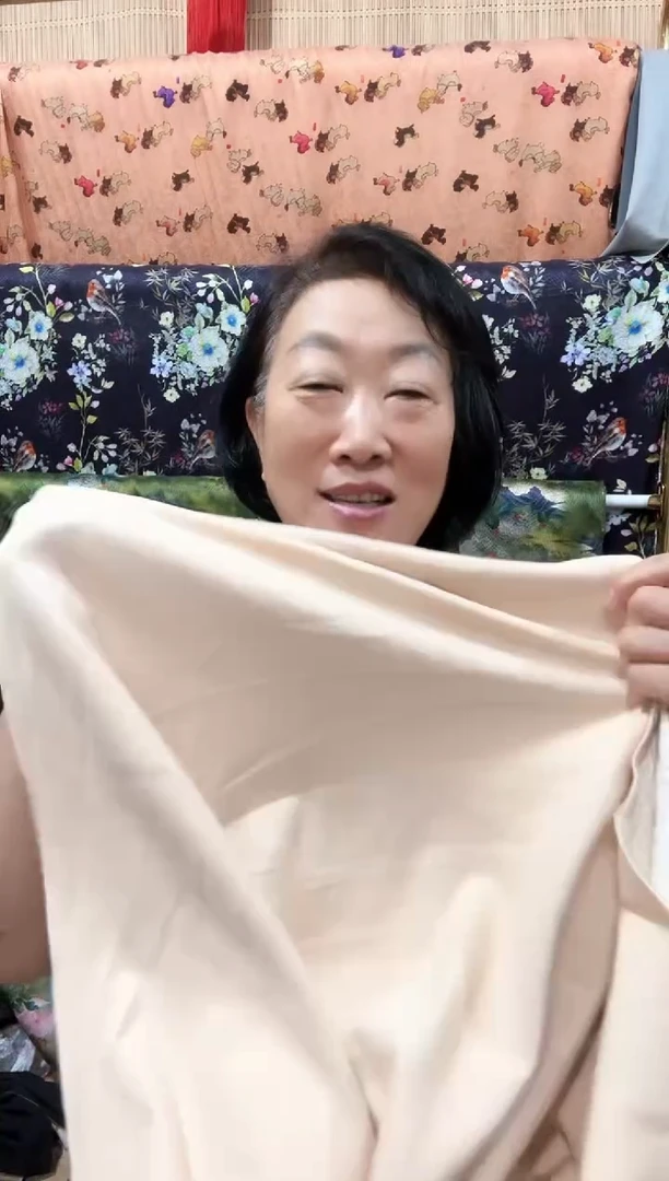石墨烯杏色两米布料