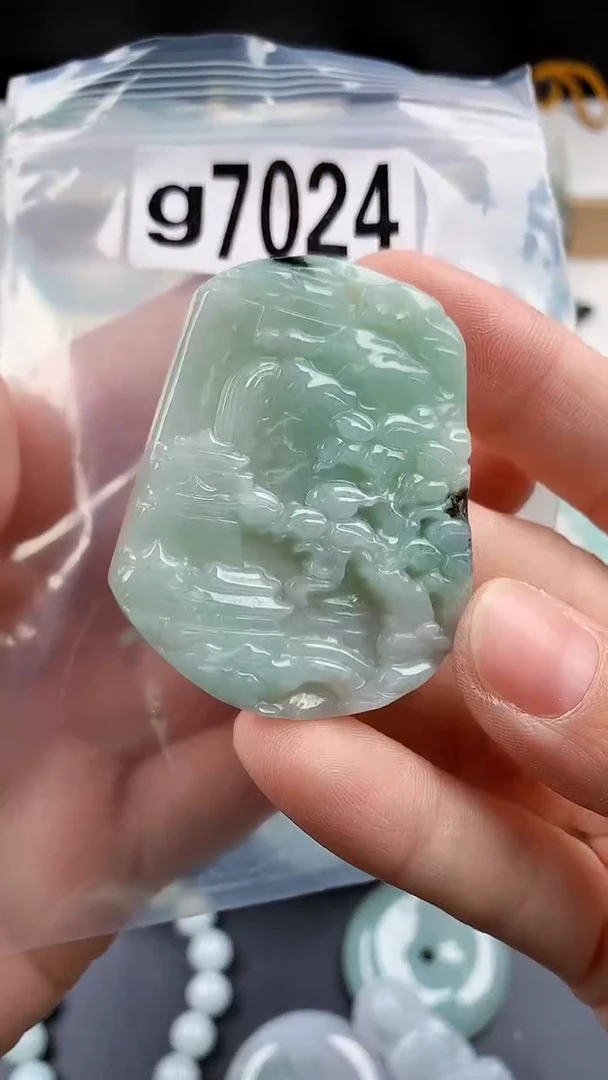 颈饰未镶嵌翡翠天然翡翠吊坠挂件