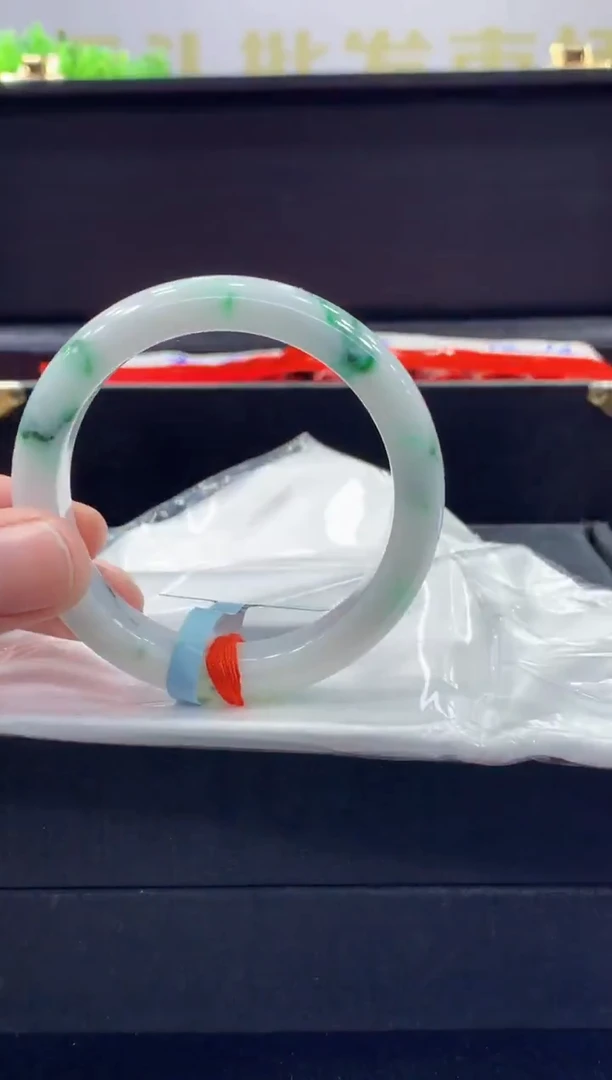 未镶嵌手镯翡翠翡翠手镯